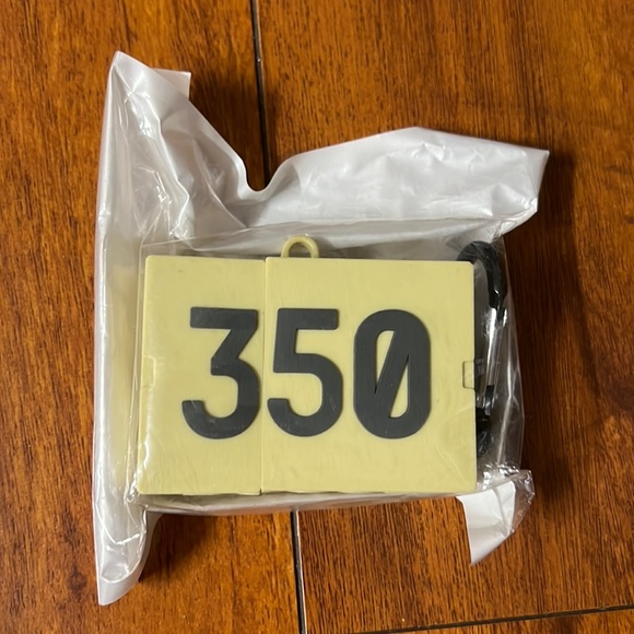 Airpod cover 1  & 2 - Picture 1 of 1